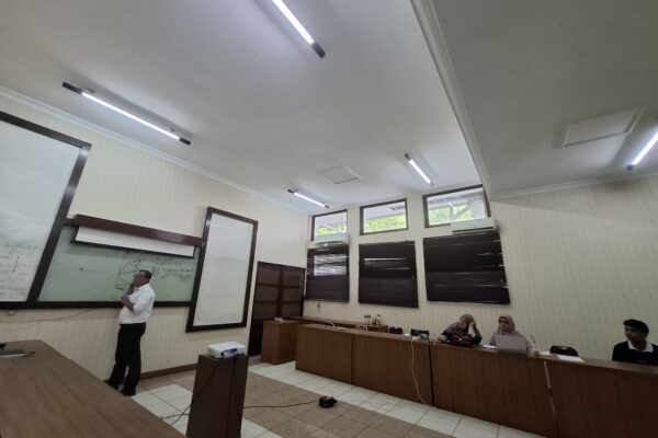 Kuliah Series Perdagangan Internasional dan CGE: SAM, Kalibrasi, Maksimalisasi Keuntungan, dan Penurunan Permintaan Faktor Produksi.